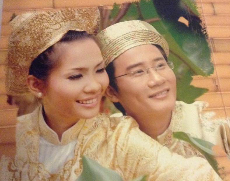 Hoang Bach khoe anh doc ky niem 8 nam ngay cuoi hinh anh