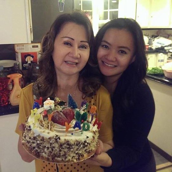 Tốt nghiệp trung học phổ thông loại ưu và từng ước mơ trở thành luật sư nhưng Xuân Mai vẫn chọn nghệ thuật là hướng đi đường dài cho mình. Dẫu vậy, con đường tới với niềm đam mê này của 