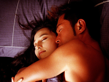 My nhan Cbiz ke chuyen dong canh nong hinh anh