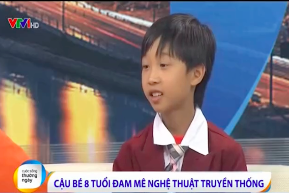 Be trai lang lo hoa Thi Mau hanh phuc gap NSUT Thu Huyen hinh anh