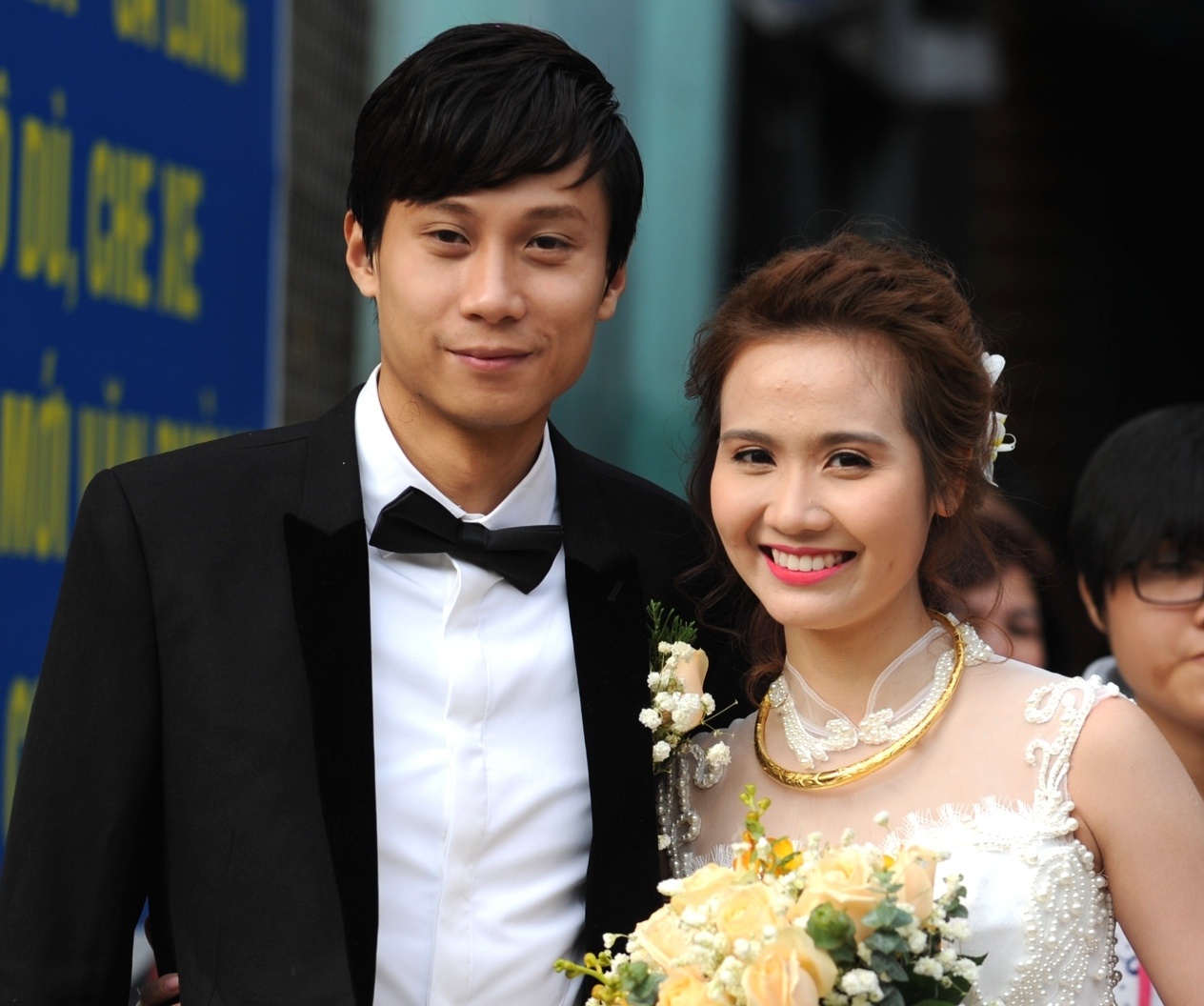 Huyen Lizzie rang ngoi hanh phuc trong ngay cuoi hinh anh