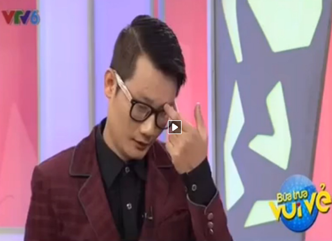 Hoang Bach khien khan gia bat cuoi vi 'so vo' hinh anh