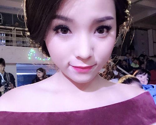 Hoa hau Ky Duyen: 'Chi co nghi toi can tham my?' hinh anh