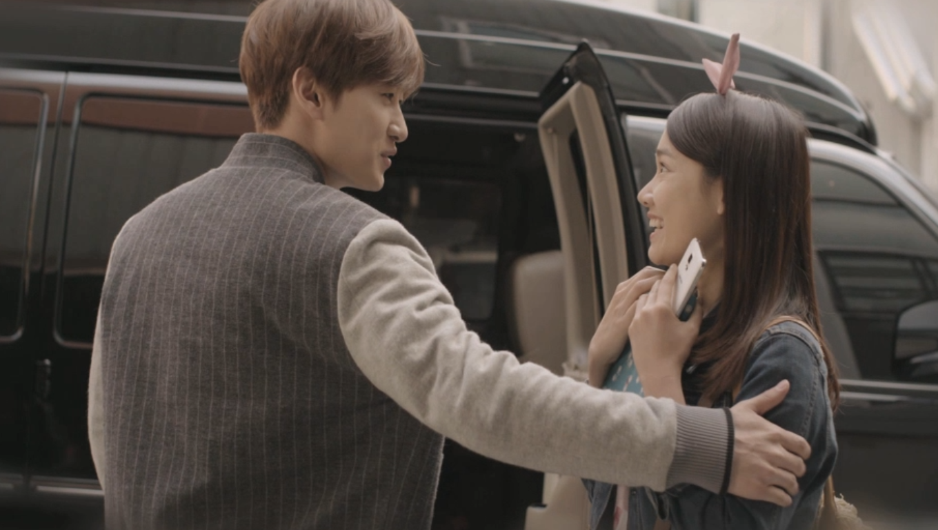 Eun Huyk ga lang nhat do cho Nha Phuong hinh anh