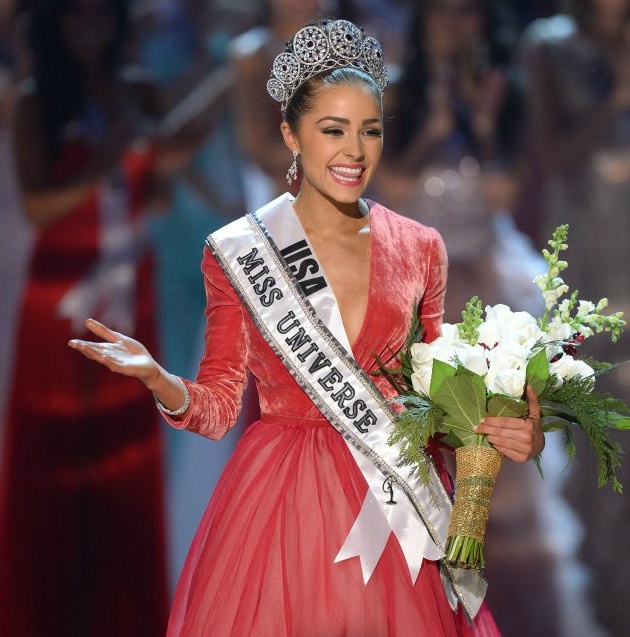 Phan thi ung xu Miss Universe 2012 hinh anh