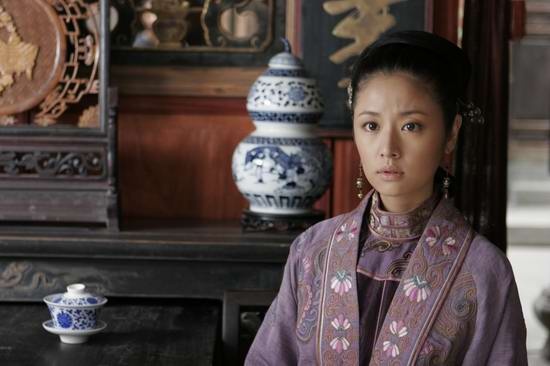 Trong Đại từ đường, Lâm Tâm Như đảm nhận vai diễn Trịnh Tú Vân từ trẻ tới già.