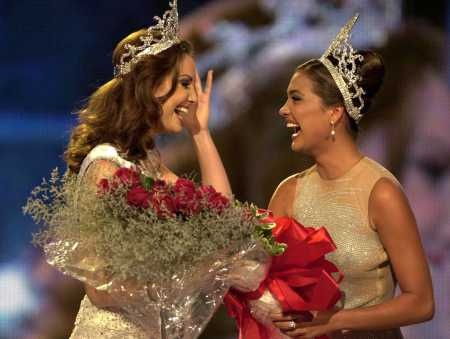 Phan thi ung xu HHHV 2001 hinh anh