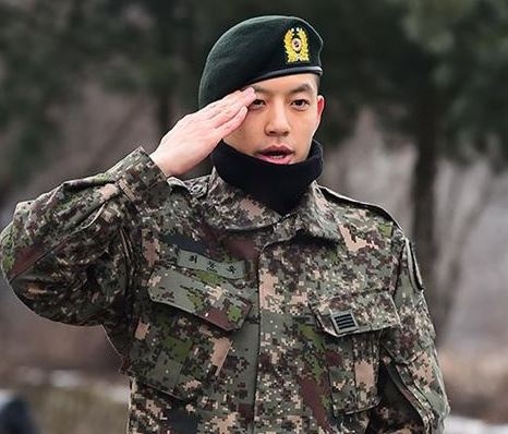 Se7en gui loi xin loi fan trong ngay xuat ngu hinh anh