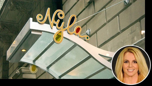 Nhà hàng Nyla của nữ ca sĩ Britney Spears được ghép từ tên của hai thành phố mà cô yêu thích là New York và Louisiana. Ban đầu, Britney dự định nhà hàng sẽ chỉ chuyên phục vụ món đặc sản Cajun nhưng cuối cùng lại bị phá sản vì nhiều người chê đồ ăn không ngon.