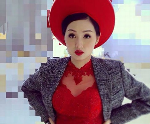 Bon lan gay soc cua hot girl Tam Tit hinh anh