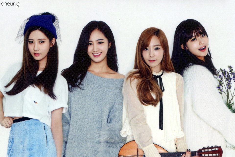 SNSD xinh ngat ngay trong bo anh lich 2015 hinh anh