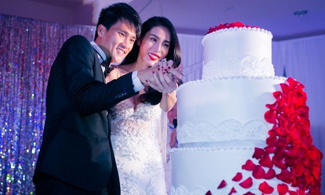 Ngày 27/12, đám cưới hot nhất nhì showbiz của cặp trai tài gái sắc Thủy Tiên - Công Vinh đã được tổ chức. 