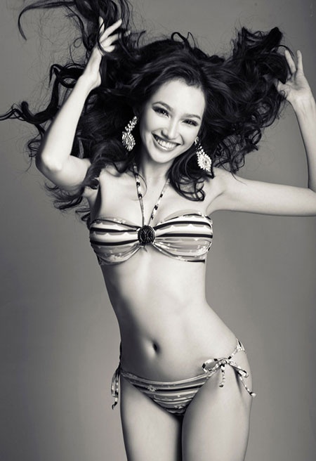 Chiếc miệng rộng cùng nụ cười như mùa thu tỏa nắng trở thành thương hiệu làm nên đẳng cấp nhan sắc của Trúc Diễm.