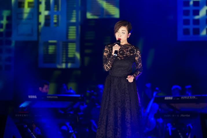 De mai duoc gan anh - My Linh hinh anh