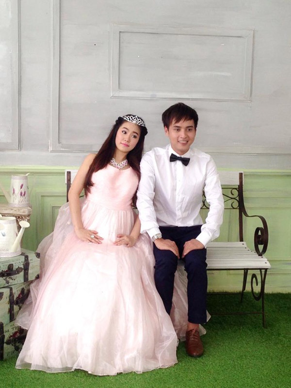 Trong dự án chung gần đây với nam ca sĩ Hồ Quang Hiếu, Lương Bích Hữu gây bất ngờ khi xuất hiện xinh đẹp trong trang phục áo cưới.