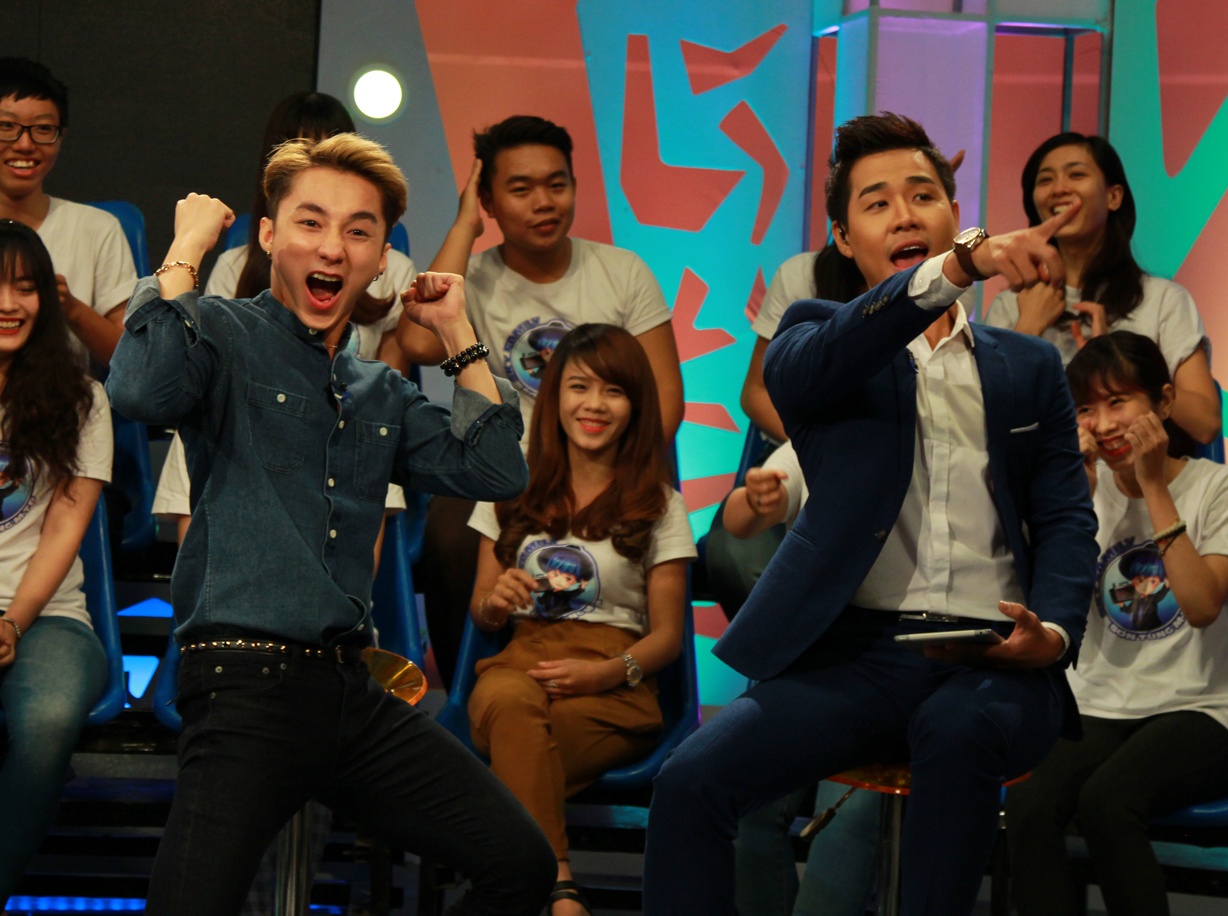 Son Tung M-TP xuat hien trong Bua trua vui ve hinh anh