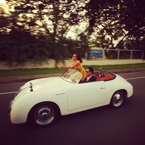 Không chỉ thành công trong sự nghiệp, chuyện tình cảm của Tăng Thanh Hà cũng khá suôn sẻ. Cô nên duyên cùng doanh nhân Louis Nguyễn và sống trong một biệt thự sang trọng tại TP.HCM. Tăng Thanh Hà đã trở thành một nữ doanh nhân. Cô cũng đang mang thai đứa con đầu lòng.