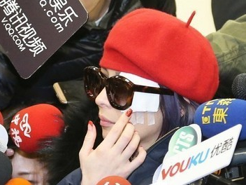 Nguoi dep Dai Loan khau 9 mui vi tai nan tren san khau hinh anh