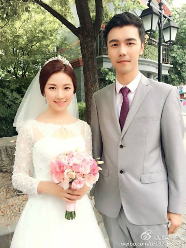 Cô dâu xinh đẹp Dĩ Mai tìm được một nửa đích thực của mình. 