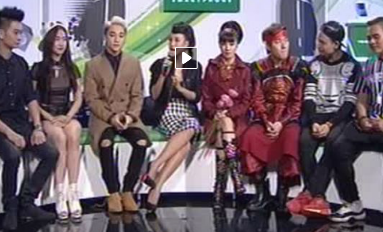 Phan giao luu cua Son Tung o phong truyen thong hinh anh