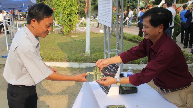 Nguoi  Da Nang lam dia nhac ve ong Nguyen Ba Thanh hinh anh