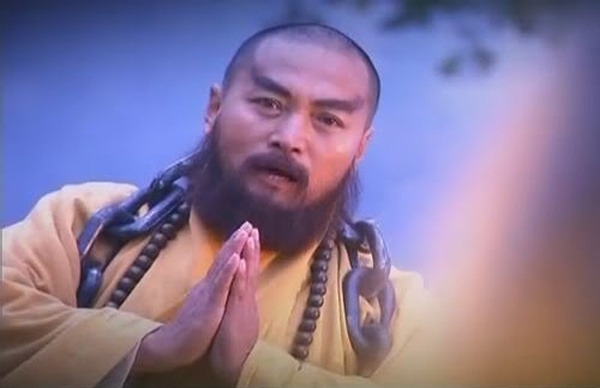 Cửu Dương Thần Công là do các nhân sĩ Trung Nguyên sáng tạo ra và chép lại trong Bộ Kinh lăng già. Nhà sư Giác Viễn của Thiếu Lâm Tự (Ỷ Thiên Đồ Long Ký) hàng ngày tụng bộ Kinh lăng già nên vô tình học được võ công này. Vì vậy mà từ một nhà sư không võ công, không tên tuổi trong Thiếu Lâm Tự, ông trở thành người lợi hại nhất trong cả chùa. Hơn thế nữa, ông còn đánh thắng cả người đứng đầu Tây vực là Côn Luân Tam Thánh.