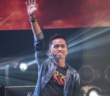 Chang MC tung doi dien voi can benh ung thu mau hinh anh