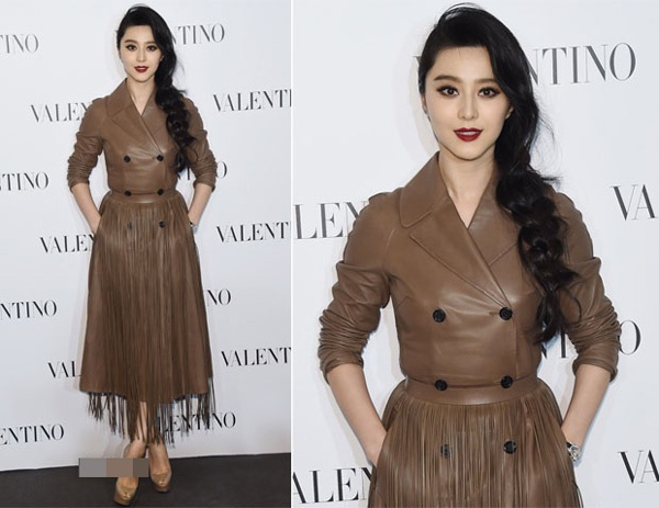 Phạm Băng Băng luôn là khách mời không thể thiếu của nhãn hiệu thời trang Valentino. Trong một buổi khai trương cửa hàng tại Bắc Kinh, cô diện bộ váy của hiệu này tới dự sự kiện. Hầu hết mọi người đều khen ngợi vẻ đẹp hiện đại và sành điệu của nữ diễn viên.