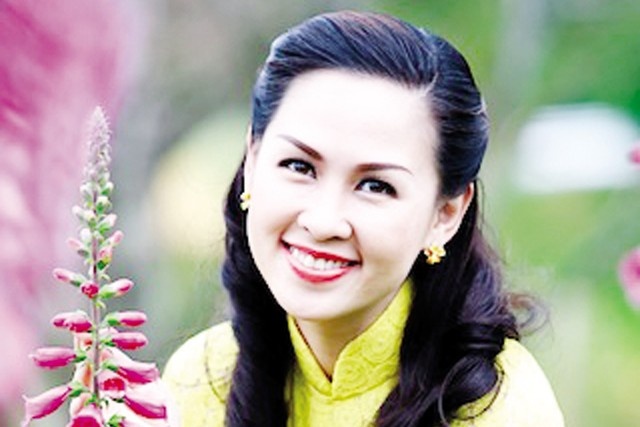 BTV Thuy Hang: 'Dang quy nhat la sum vay ben gia dinh' hinh anh