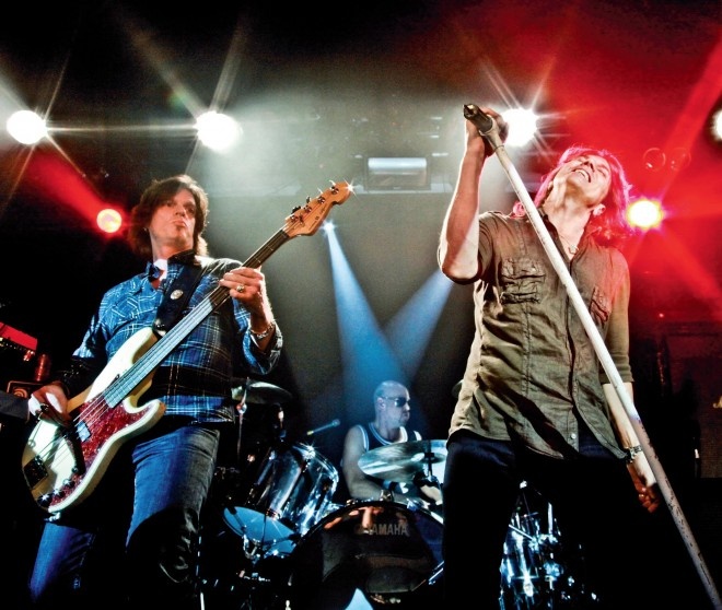 Ban rock lam soi suc ca the gioi hinh anh