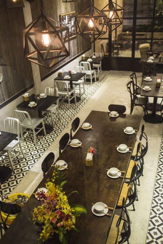 Người đẹp còn sở hữu thêm một nhà hàng sang trọng ở trung tâm quận 1, TP HCM.