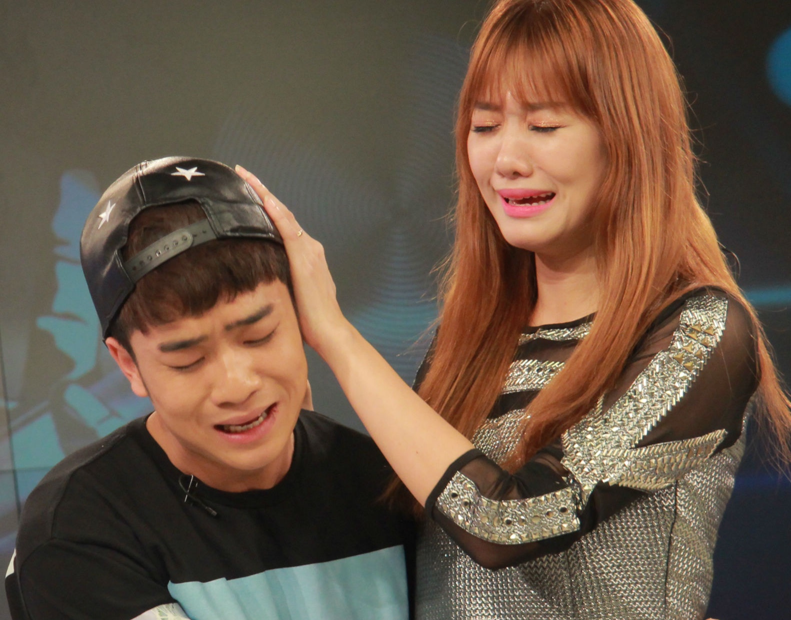 Hari Won duoc to tinh tren truyen hinh ngay 8/3 hinh anh