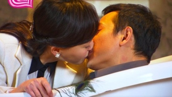 Nụ hôn say đắm của Đường Yên và La Tấn trong Nữ đặc công X.