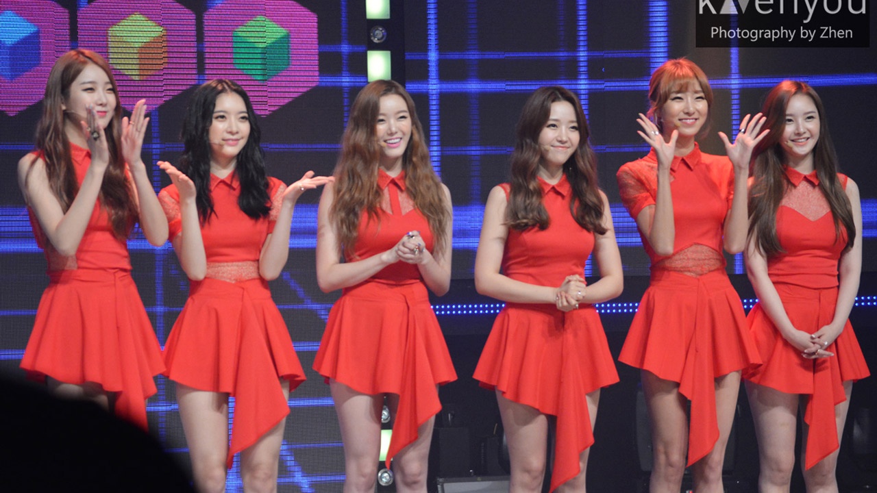 Năm 2011, Dal Shabet ra mắt với ca khúc đầu tay Supa Dupa Diva. Nhóm đã có một khởi đầu khá thuận lợi khi ca khúc này liên tục đứng đầu các BXH và được rất nhiều người nổi tiếng khen ngợi nhờ giai điệu gây nghiện và vũ đạo bắt mắt. Tuy nhiên, Supa Dupa Diva vẫn không thể đem về chiếc cúp đầu tiên cho nhóm. Kể từ đó tới nay, các ca khúc chủ đạo của nhóm đều chưa gây được ấn tượng như Supa Dupa Diva và vì vậy chiến thắng trên các chương trình âm nhạc lớn vẫn còn là điều khá xa vời với Dal Shabet.