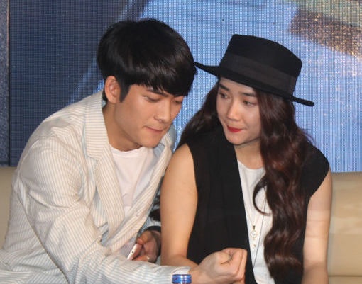 Nha Phuong day Kang Tae Oh tap dem tieng Viet hinh anh