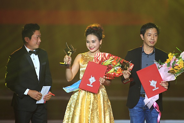 Bảo Thanh nhận giải Cánh diều vàng. 