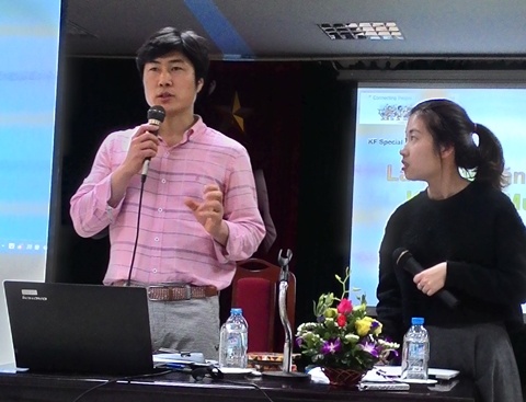 Ông Kim Ho Sang trong buổi thuyết trình tại Hà Nội. Ảnh: Mi Ly