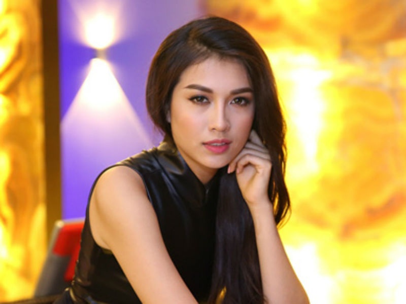 Nguoi mau Le Hang: Tu lang chai len san dien hinh anh