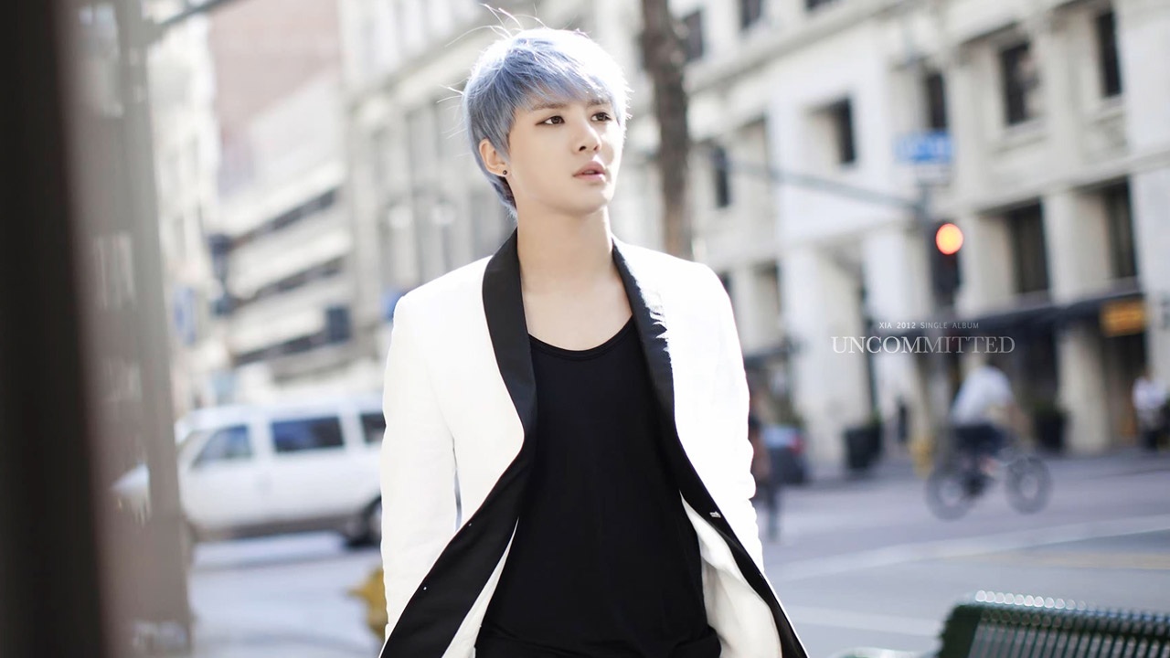 Junsu của JYJ được yêu mến nhờ giọng hát đầy cảm xúc và vô cùng nội lực. Không những thế, nam ca sĩ còn sở hữu bộ sưu tập khổng lồ các ca khúc tự sáng tác: Breath, I Can Soar, Intoxication, Lullaby, My Page, Rainy Night, Set Me Free, Xiahtic, Fallen Leaf...