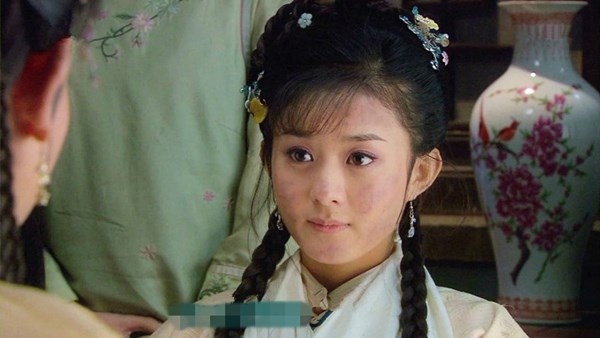 Nàng Tịnh Nhi cách cách (Triệu Lệ Dĩnh) dễ thương trong Tân Hoàn Châu Cách Cách.