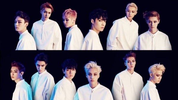 Đội hình ban đầu với 12 thành viên của EXO.