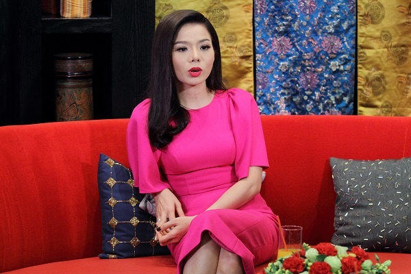 Le Quyen phu nhan chuyen yeu Tuan Hung hinh anh