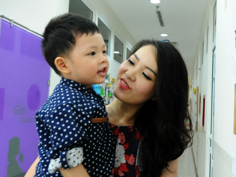 5 tieng tat bat truoc khi len hinh cua a hau Thuy Van hinh anh