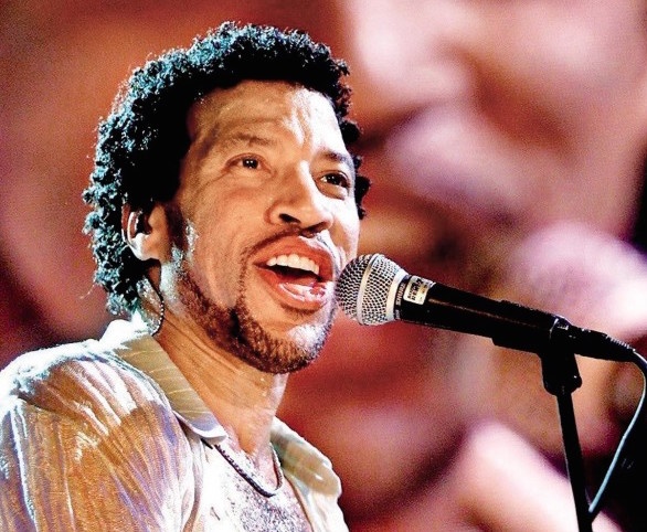 'Hello' – Ca khuc duoc yeu thich nhat cua Lionel Richie hinh anh