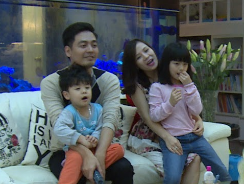 Khong gian song it biet cua vo chong Phan Anh va 3 con nho hinh anh