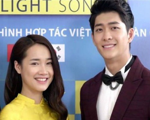 'Tuoi thanh xuan' bi chi trich vi lan hai ban nhac noi tieng hinh anh