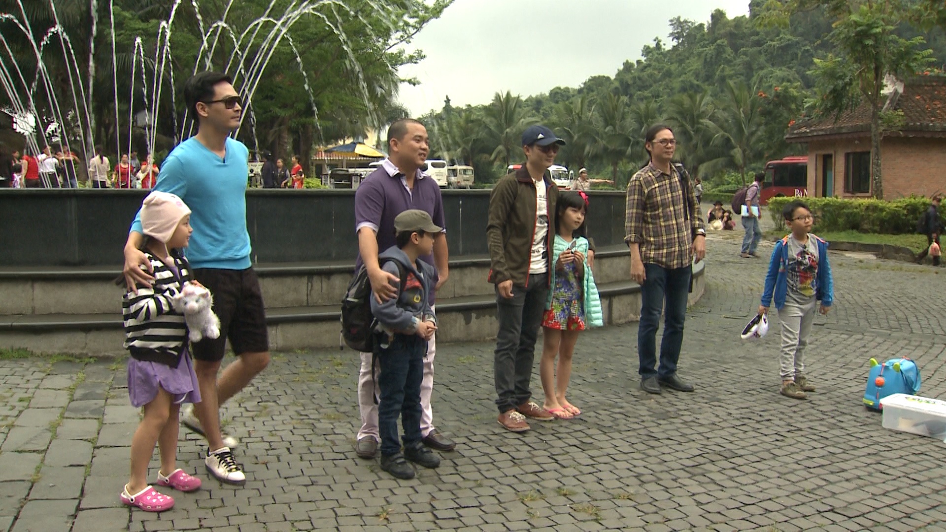 Bố ơi mình đi đâu thế, bo oi minh di dau the, phan anh, tran luc, bo oi