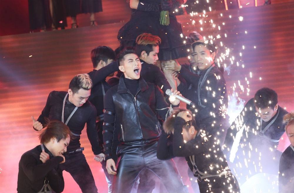 'Xin hay thu tha' - Isaac hinh anh