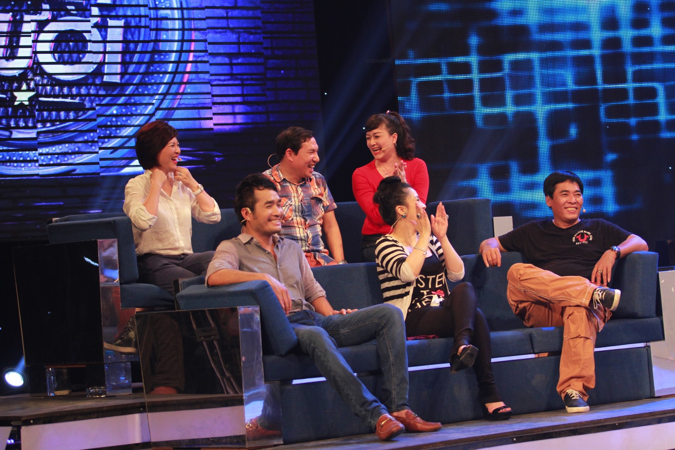 Tối 25/4, tập cuối của Chết cười có sự tham gia của 6 khách mời đặc biệt: Vân Dung, Kiều Oanh, Quang Thắng, Hồng Hạnh, Lê Quốc Nam, NSƯT Hoàng Nhất. 