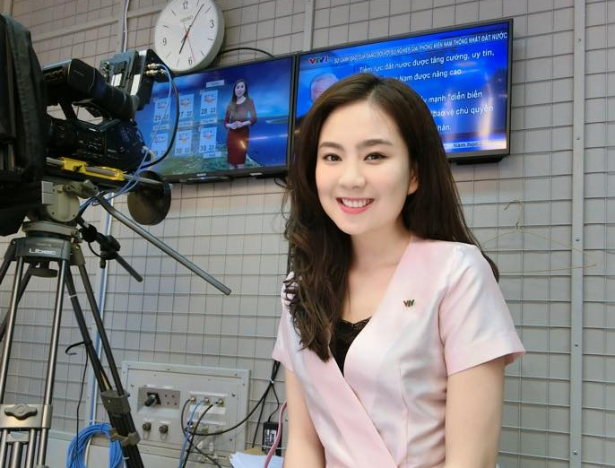 Ky nghi le khong giong ai cua cac MC, BTV truyen hinh hinh anh